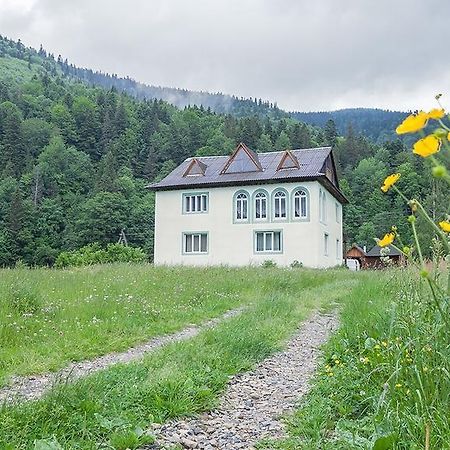 Schedryk Mykulychyn Exterior photo