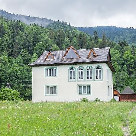 Schedryk Mykulychyn Exterior photo